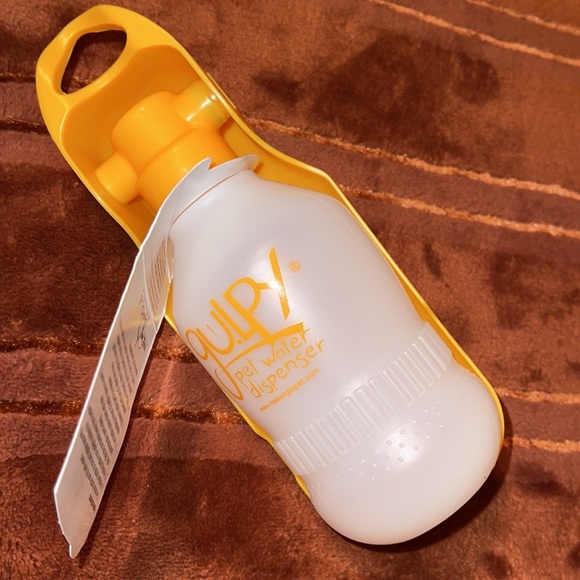 NWT Gulpy Pet Water Dispenser, Yellow - Picture 4 of 6